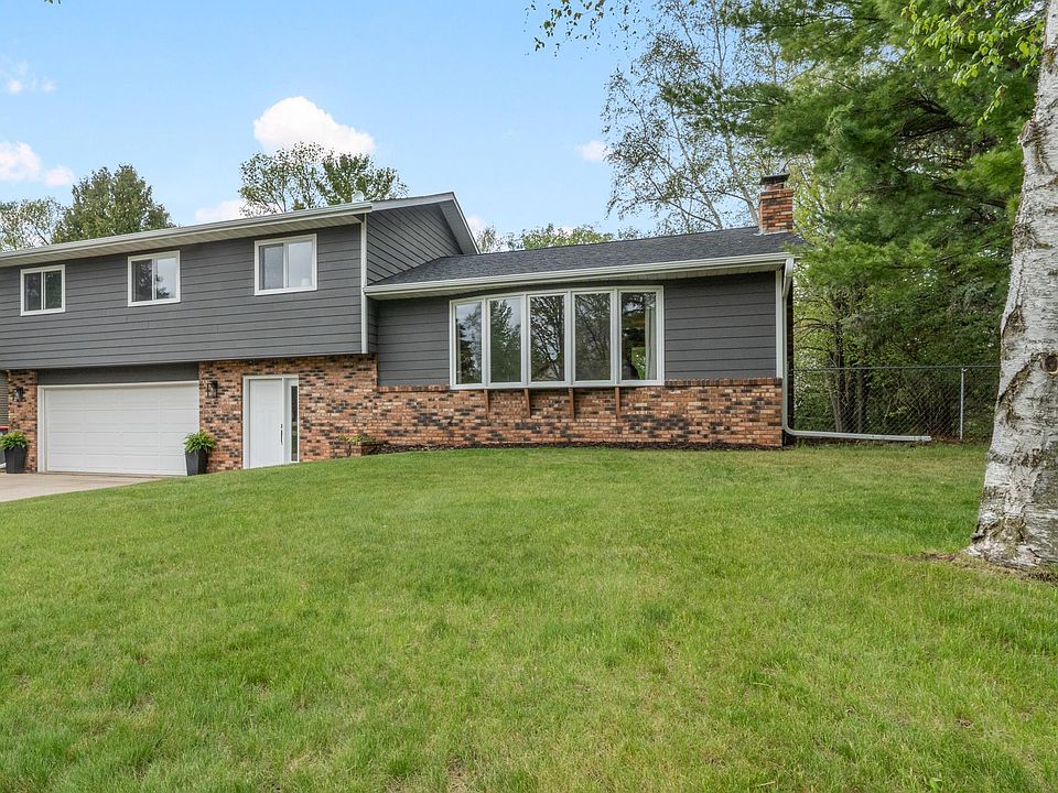 1st image of 4208 Heritage Ln NE