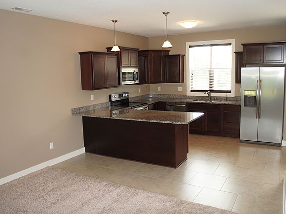 4th image of 4415 NE Crestmoor Ln