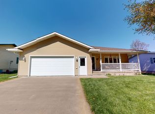818 S 6th St, Albion, NE 68620