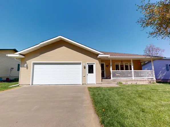 818 S 6th St, Albion, NE 68620