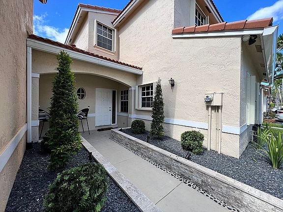 3rd image of 17855 SW 10th Ct