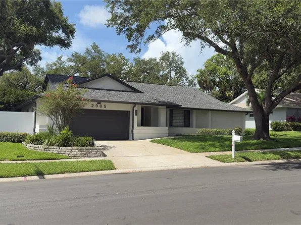 2905 Bluffs Dr, Largo, FL 33770