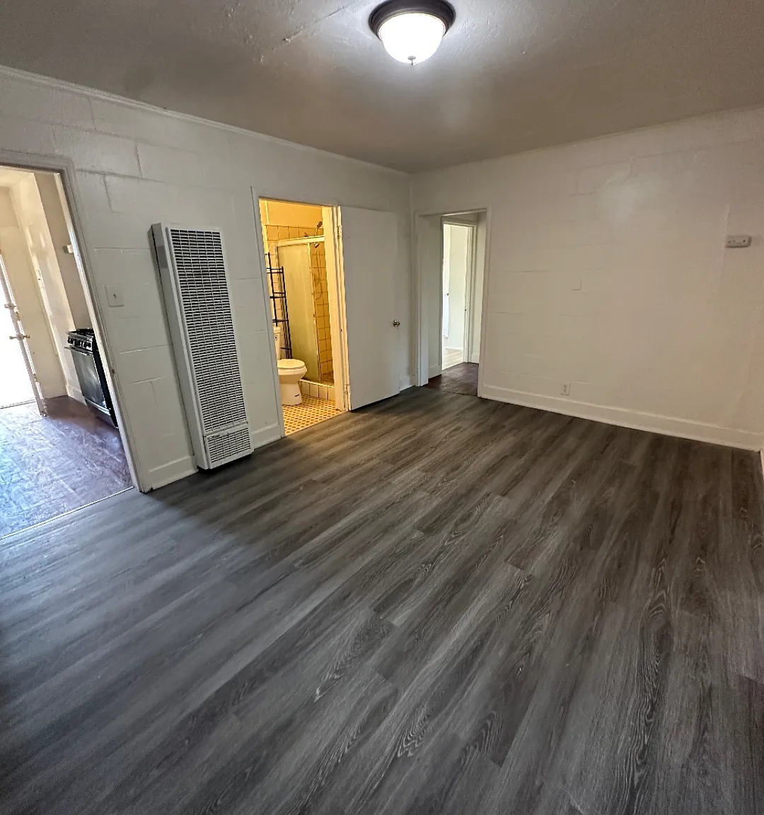 2 bed, $1,600 — Photo 2