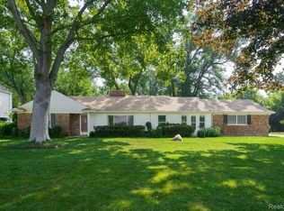 32620 Inkster Rd, Franklin, MI 48025