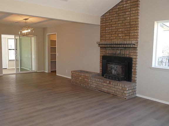 2nd image of 4832 Whispering Hills Rd