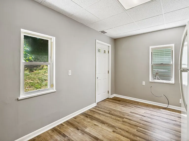 1231 Adon St — Photo 6