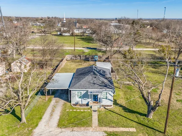 118 E Saunders St, Trenton, TX 75490