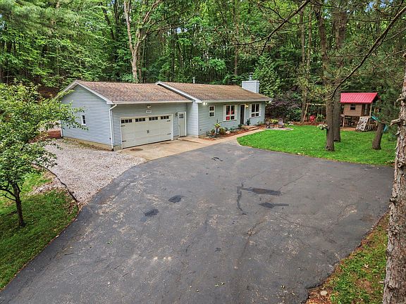 4th image of 6069 Stout Creek Ave NE