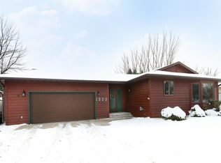 1899 27th Ave S, Grand Forks, ND 58201