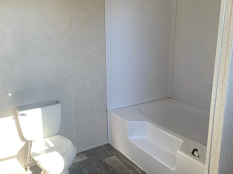 606 Lincoln St — Photo 9