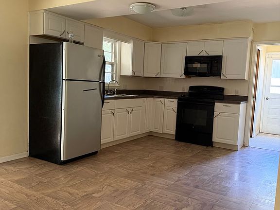 4th image of 551 S Belcrest Ave