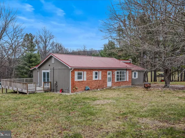 852 Stellar Way, Great Cacapon, WV 25422
