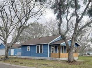 107 7th St, Wadsworth, TX 77483