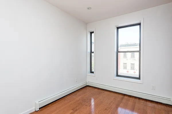Rented by Nooklyn NYC LLC | media 12