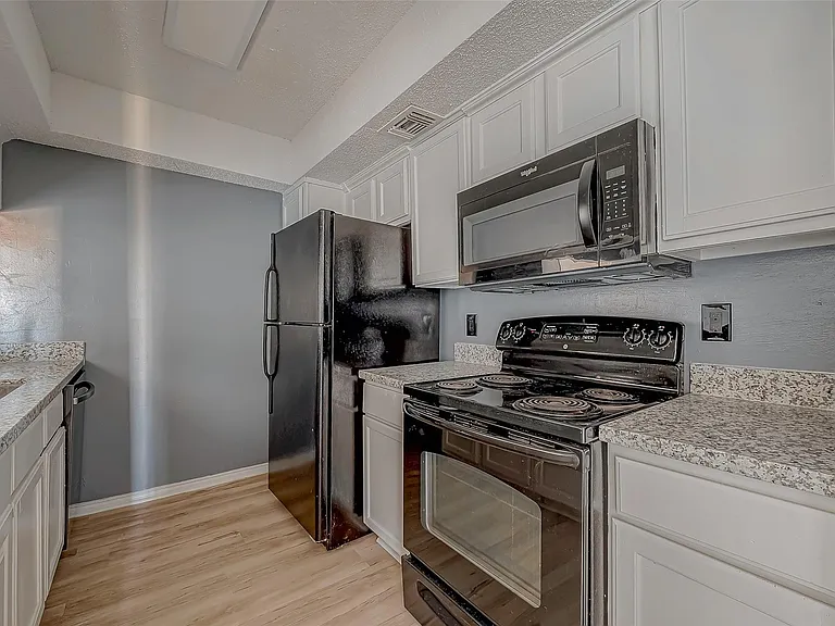 2830 S Bartell Dr #311 — Photo 5