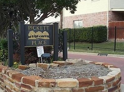 2nd image of 3916 Pickett Pl