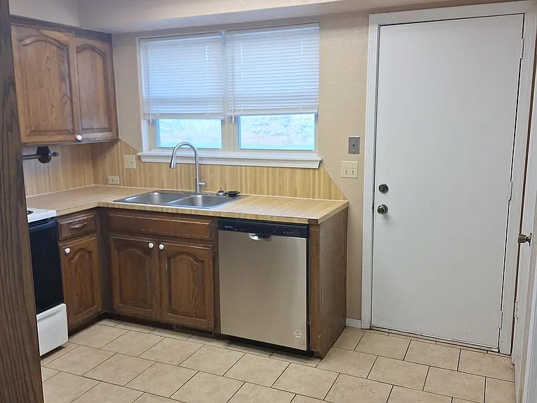 3 Emerald Ct — Photo 5