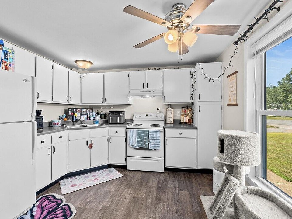 1st image of 3431 Evergreen Dr #3