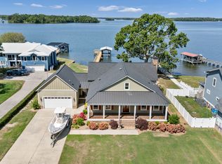 1527 Quail Trl, Manning, SC 29102