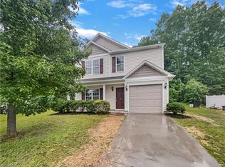 14 Grace Chapel Ct, Greensboro, NC 27405
