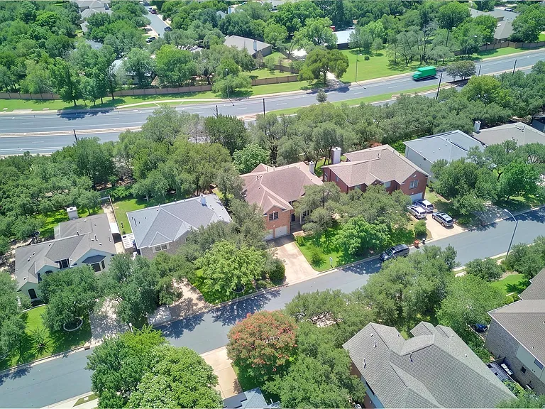 7021 Gentle Oak Dr — Photo 34