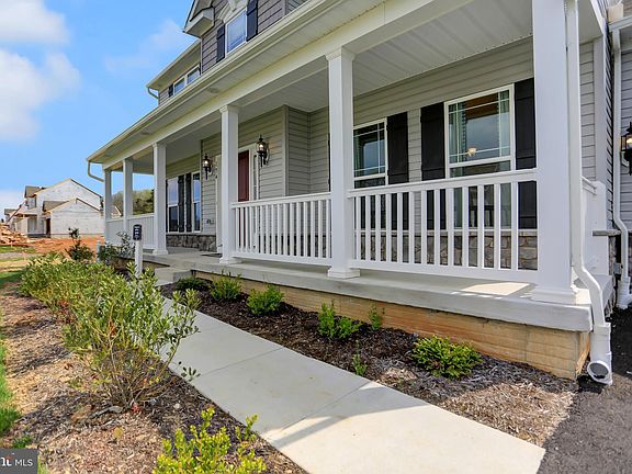 2nd image of 174 Paradise View Dr