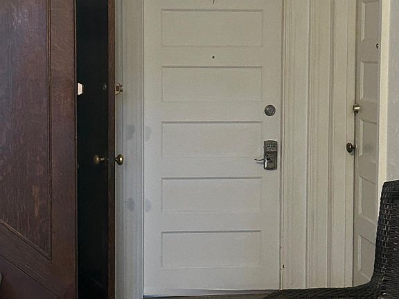 3rd image of 208 W College St APT 1B