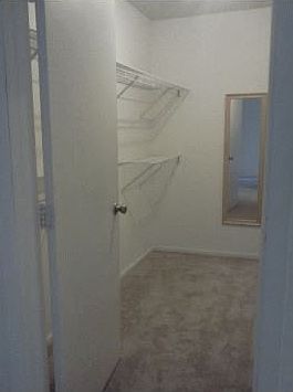 4th image of 727 Killarney Ct APT 1A