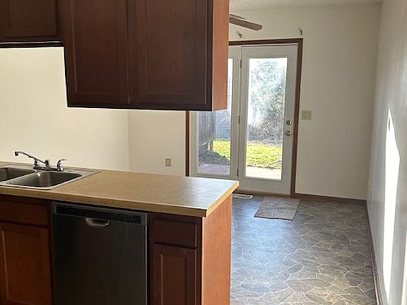 3rd image of 9864 Mandel Dr #9864