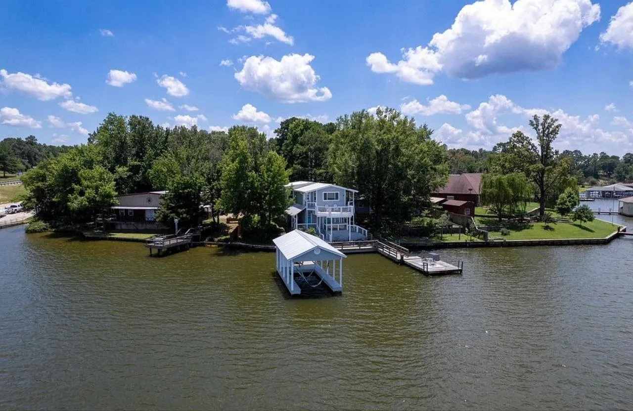 4 bed, 3.5 bath, 2200 sqft, $4,000 — Photo 4