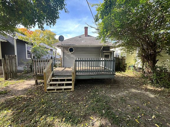 2nd image of 703 Auburn St