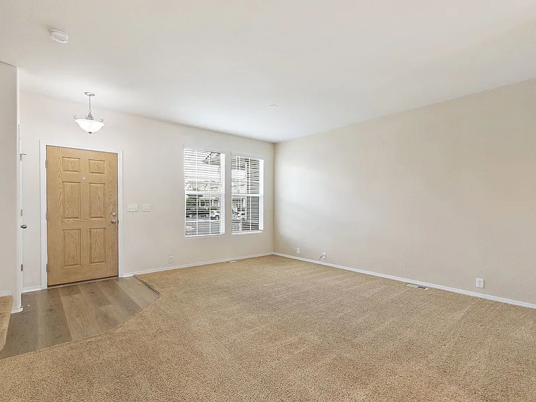 7475 Countryside Grv — Photo 2