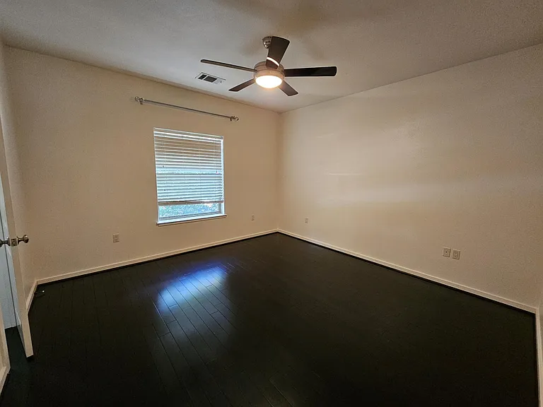2528 Wedglea Dr — Photo 8