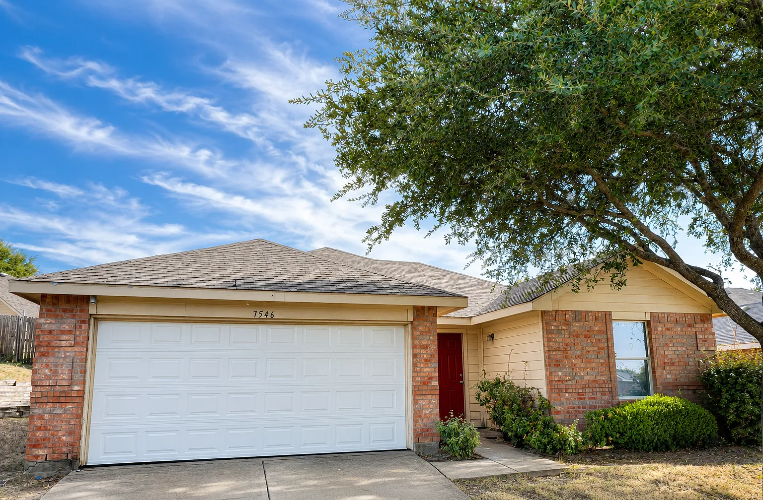 4 bed, 1400 sqft, $2,075 — Photo 2
