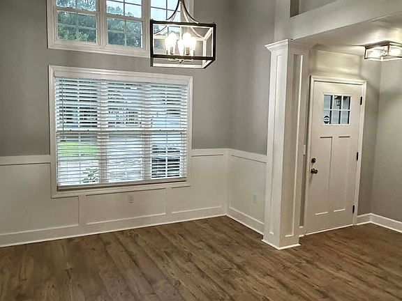 4th image of 29 Winding Creek Ct
