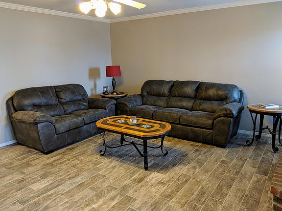 3rd image of 1406 Fox Hollow Ave