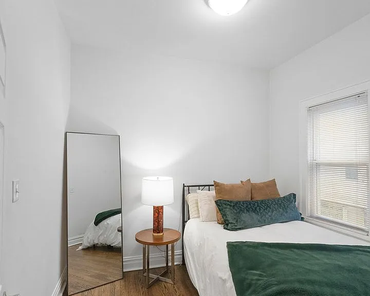 2642 N Marshfield Ave — Photo 51