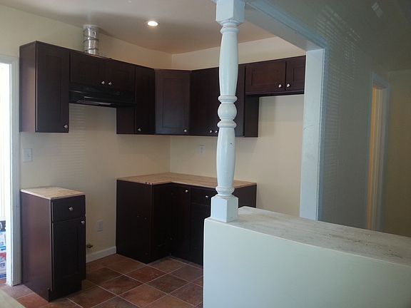 Kitchen View 2 - breakfast bar