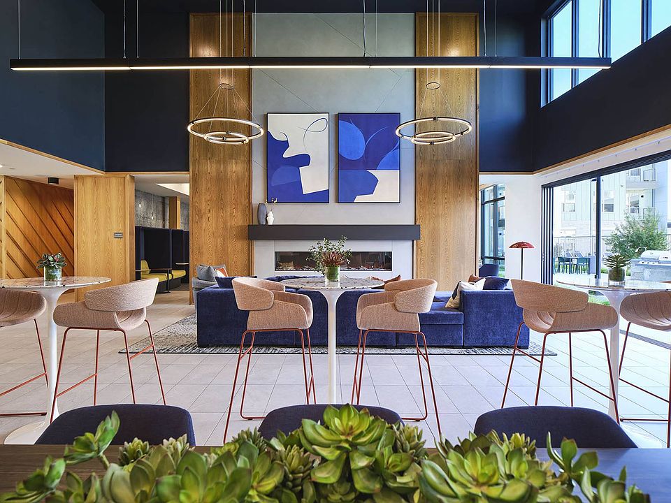 Fireplace Lounge