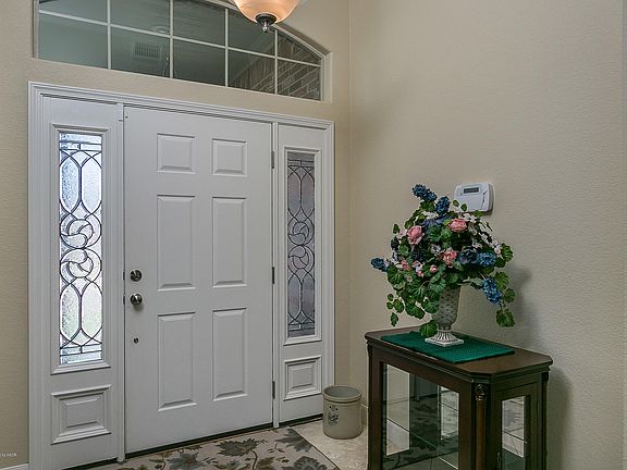 3rd image of 33 Lindsey Ln