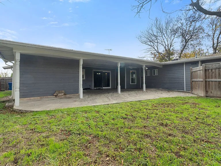 311 Karen Ln #A — Photo 10