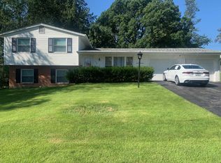 1290 Oak Bark Dr, Saint Louis, MO 63146