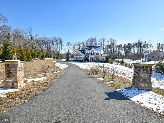 3rd image of 11 Sweet William Dr