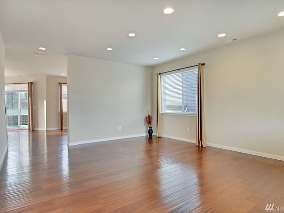 3rd image of 3914 Highlands Blvd