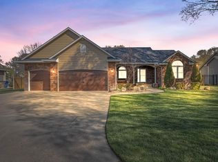 502 E Eastwood Dr, Andale, KS 67001