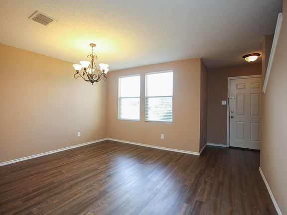 5th image of 1200 Willow Tree Dr