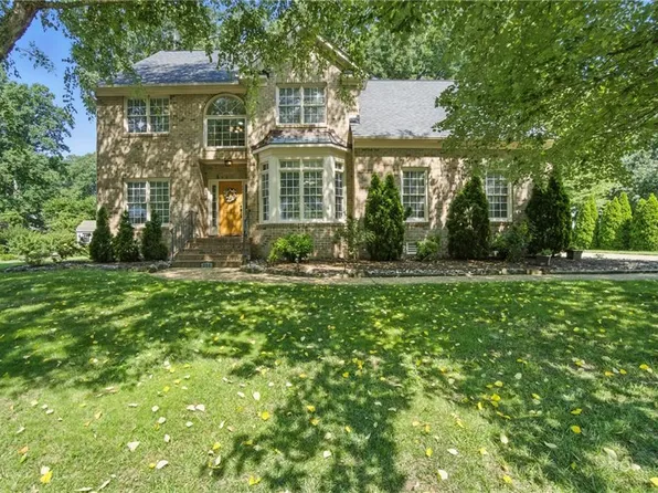 111 Sandalwood Ln, Yorktown, VA 23693