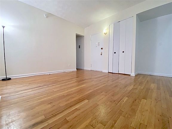 3rd image of 302 W 87th St #650