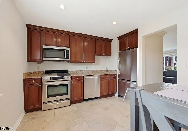 67 New England Ave #69B — Photo 8