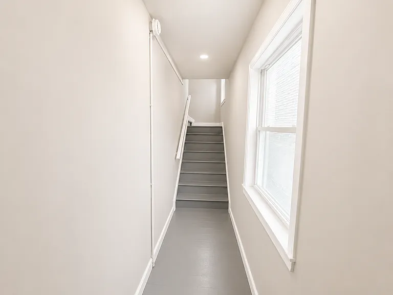 27 Beech St #3 — Photo 12